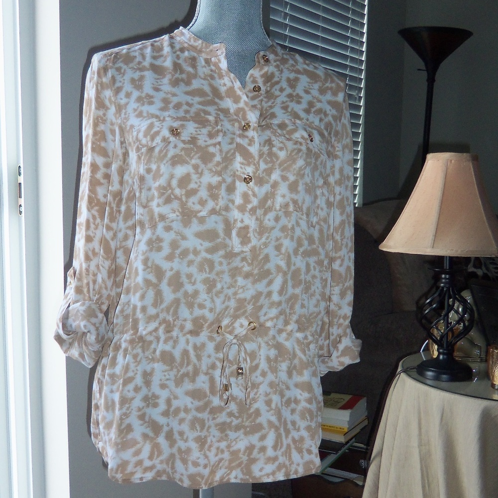 Michael Kors Blouse Size 4!! EUC!!